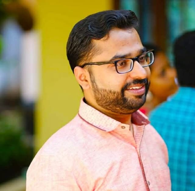 Headshot of Sagar
